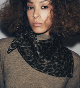 LEOPARD WOOL BANDANA Grey