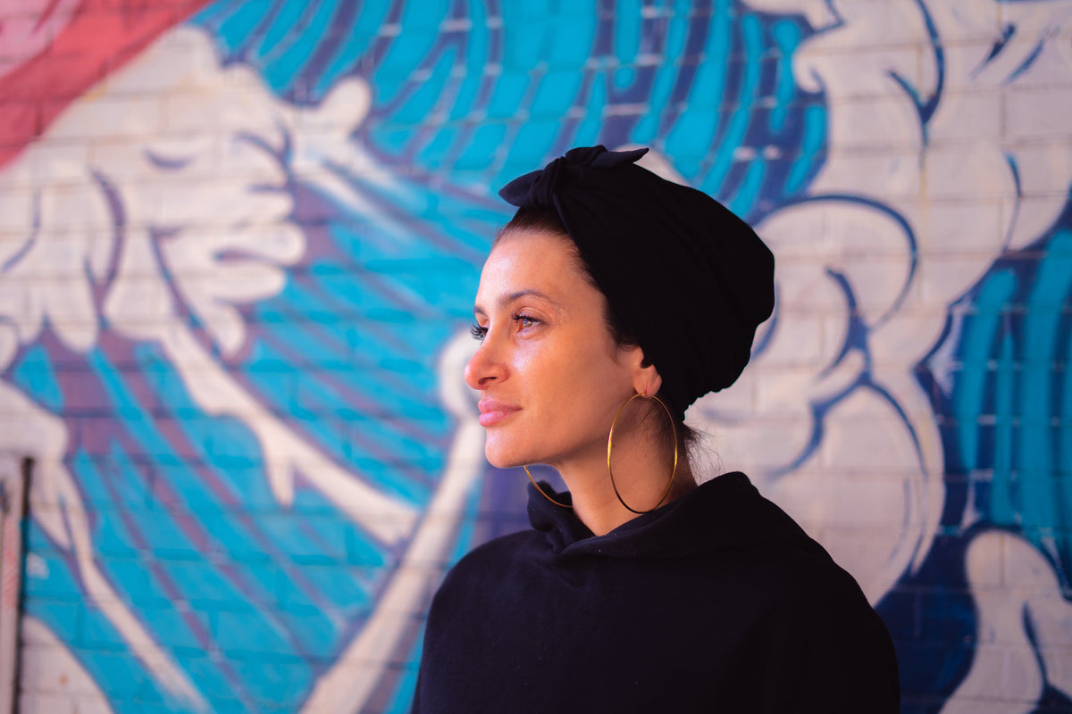 What Type of Earrings Should You Wear With a turban?