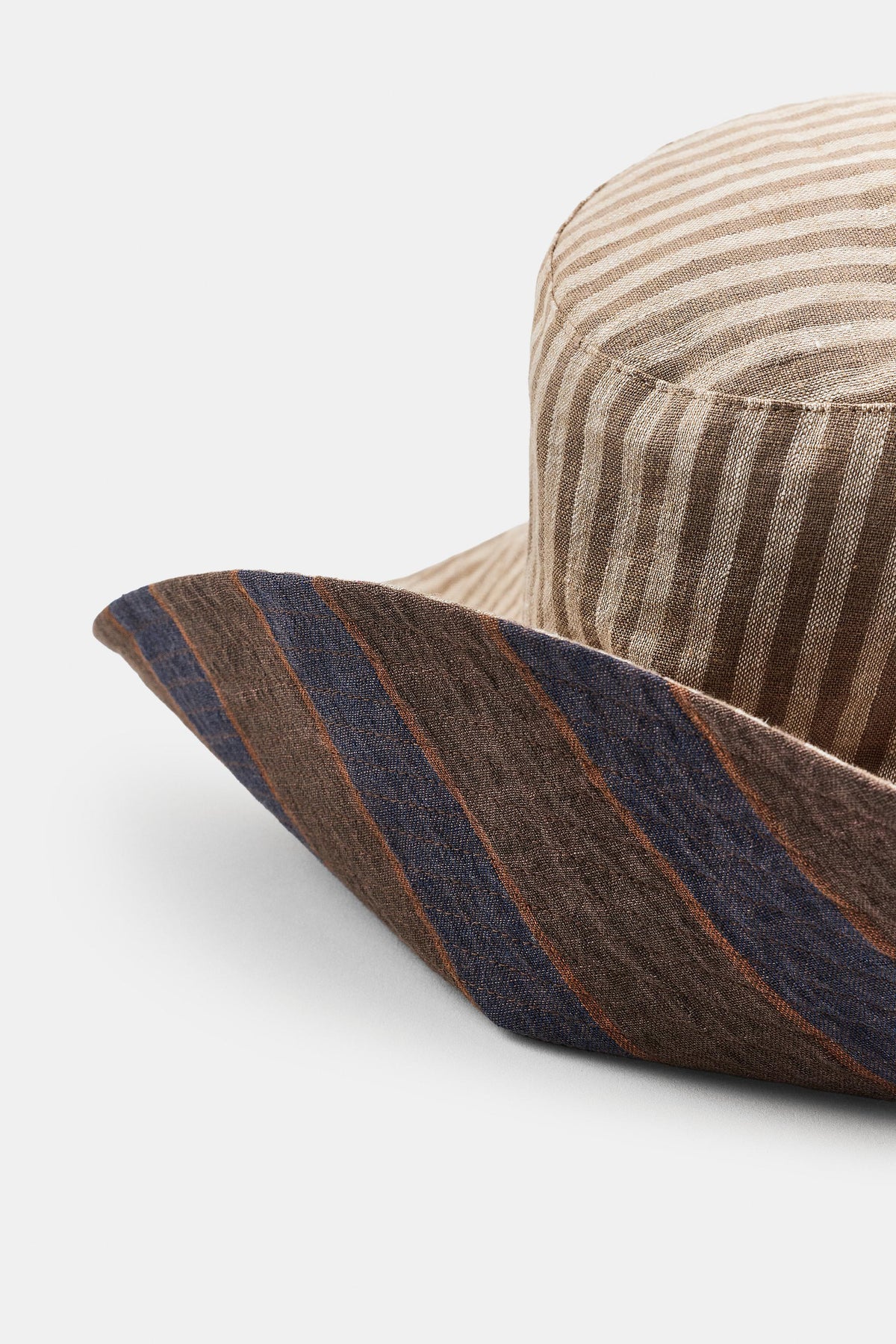 REVERSIBLE 100% LINEN STRIPED HAT - LIGHT BROWN