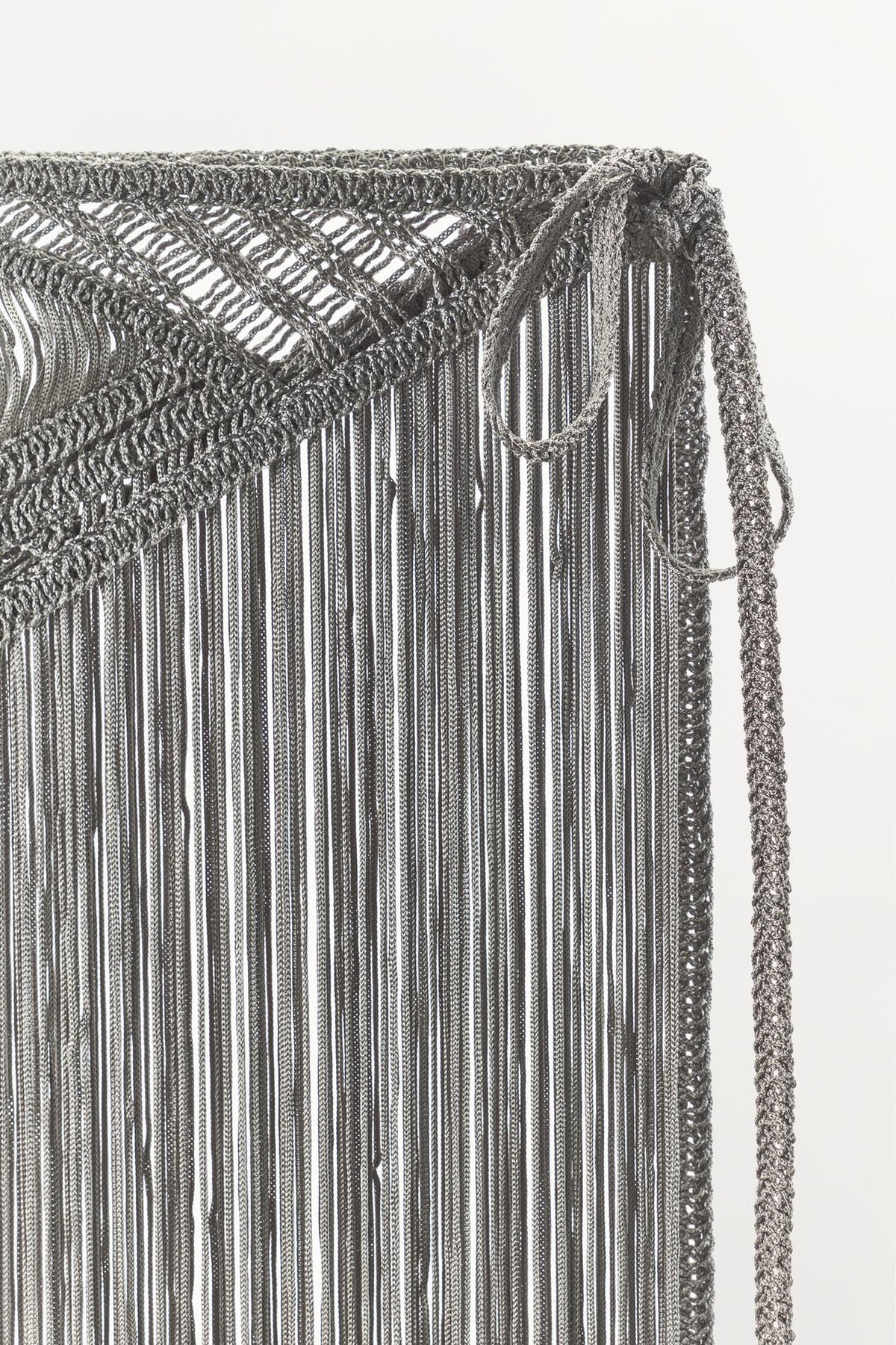 CROCHET SCARF WITH FRINGE GREY