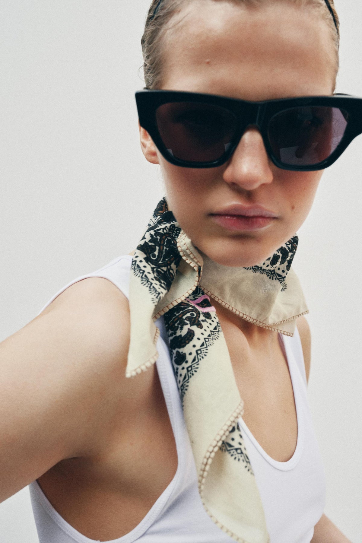 EMBROIDERED PRINT BANDANNA