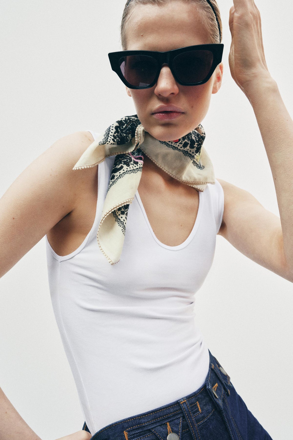 EMBROIDERED PRINT BANDANNA