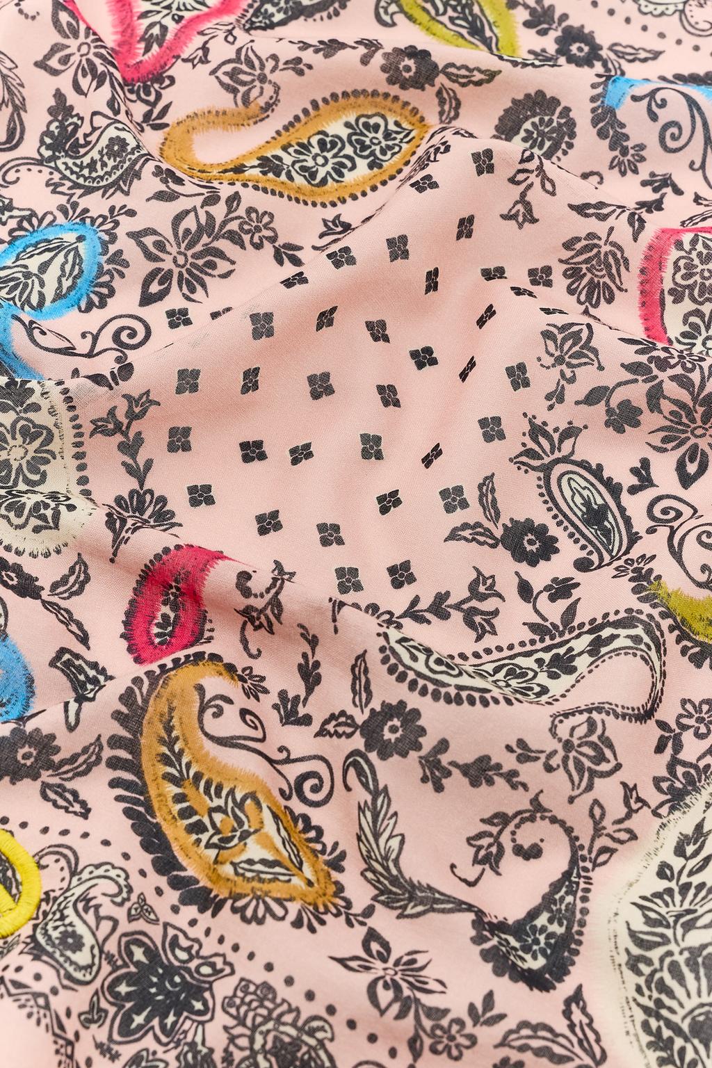 EMBROIDERED PRINT BANDANNA PINK