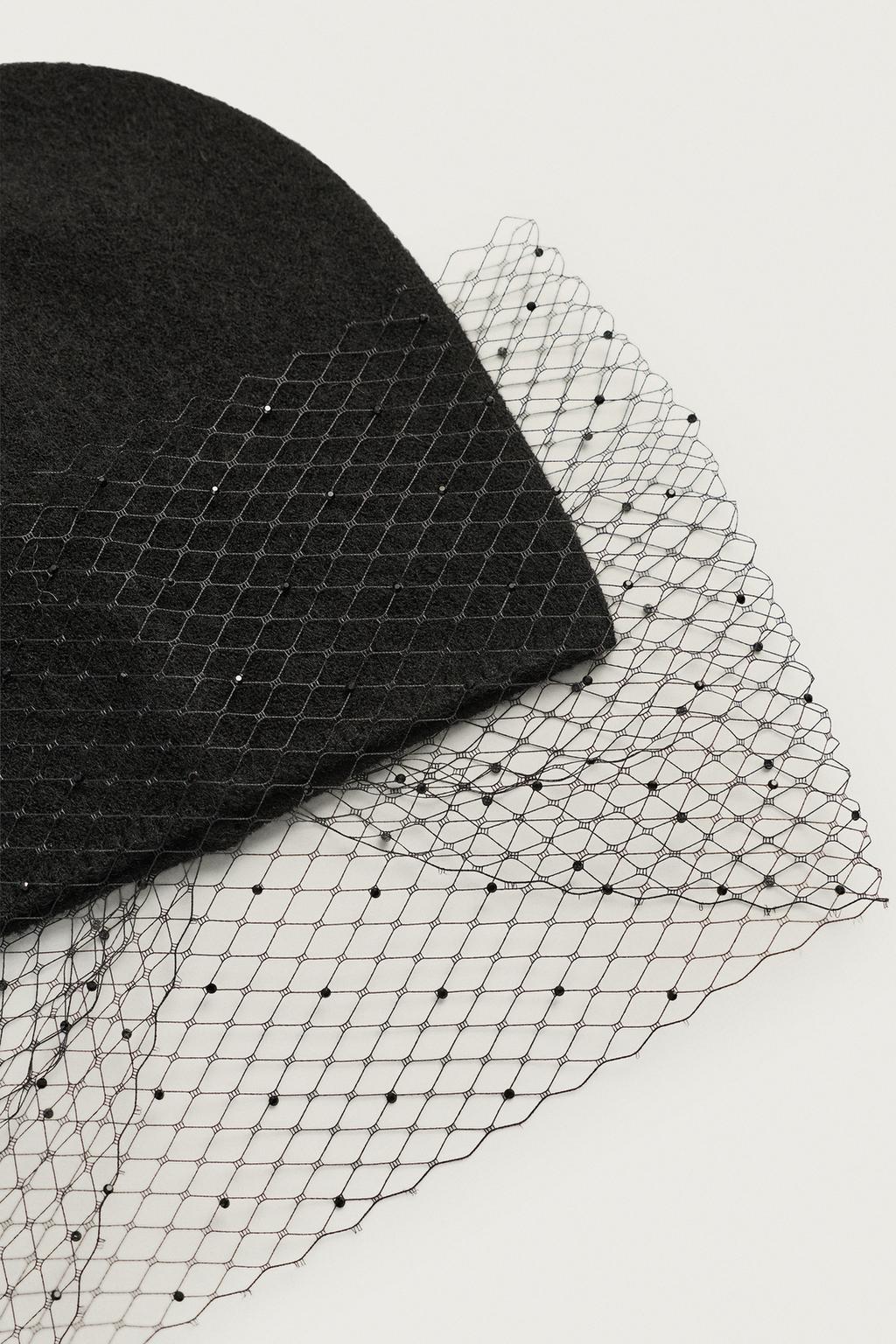 Mesh Knit Gray  Crystal Beanie black