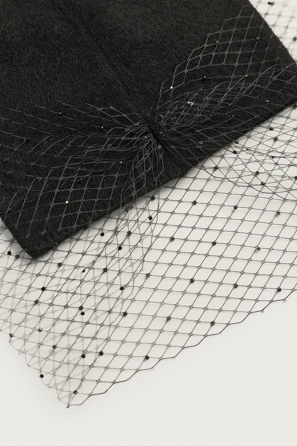 Mesh Knit Gray  Crystal Beanie black