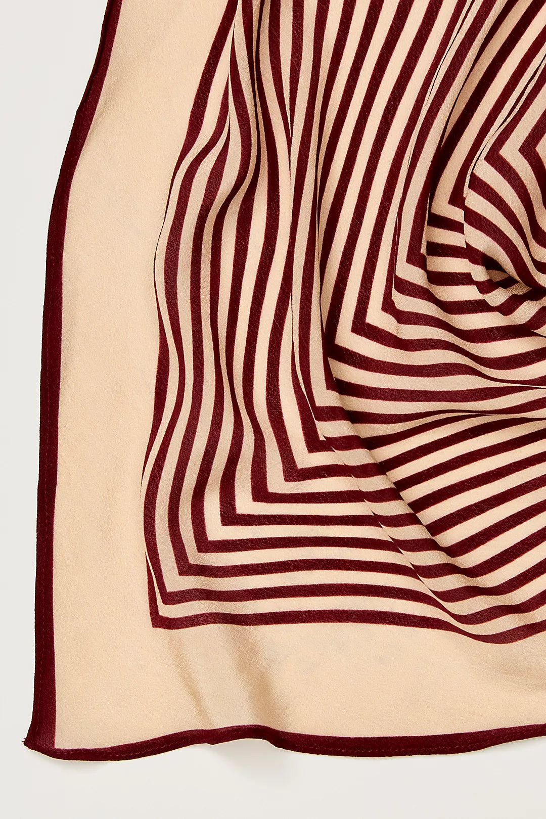 Essential Triangle Bandana Maroon